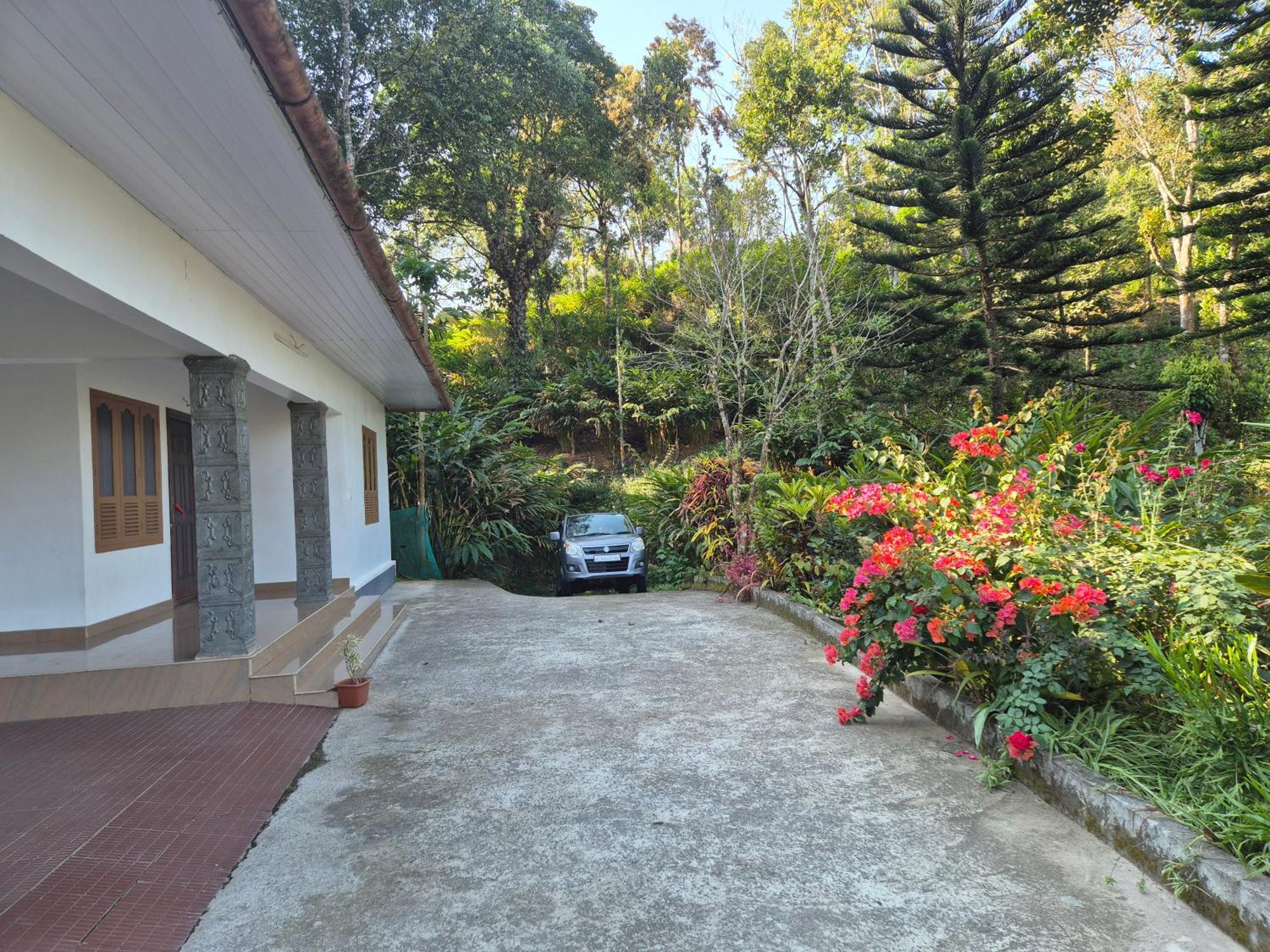 Anivilla Holiday Home Kunjithanny Anachal Εξωτερικό φωτογραφία